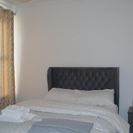 Two Bedroom Apartment In London Exterior photo