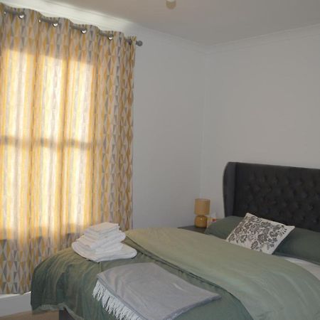 Two Bedroom Apartment In London Exterior photo